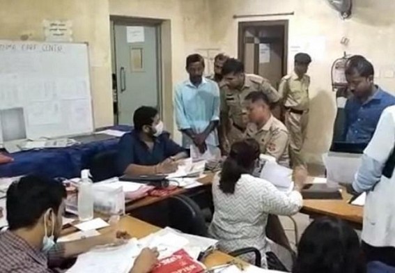 Under HIRA Era Police too are unsafe: Two policemen were injured in an attack by miscreants in Abhaynagar area Under HIRA Era Police too are unsafe: Two policemen were injured in an attack by miscreants in Abhaynagar area